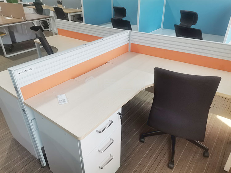 9成新百利二手L型办公桌电脑桌屏风工位卡座大尺寸员工桌子