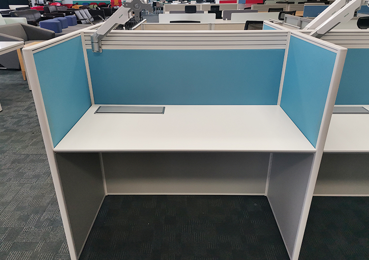 9成新欧林二手办公桌员工电脑桌职员桌子高屏风工位 
