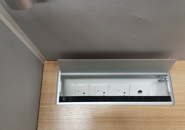 9成新欧林二手办公桌员工电脑桌职员桌子高屏风工位 